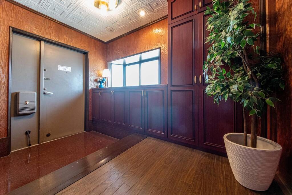 Sanacion Motomachi 7 なんばで150平米の広々空間 最大14名 Netflix見れます Lägenhet Osaka Exteriör bild